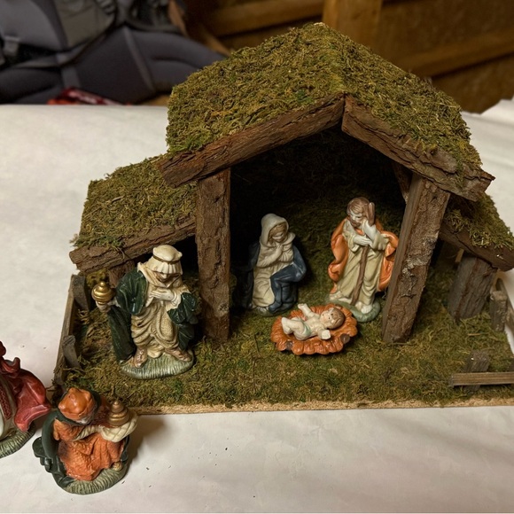 Nativity Set - Picture 3 of 3
